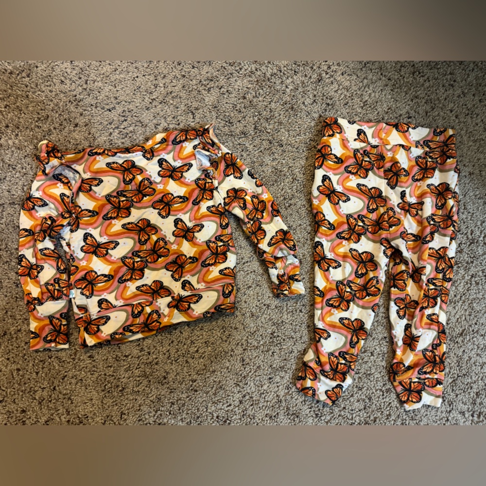 Posh Peanut Retro Monarch Butterfly Print Set - Picture 6 of 6